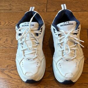 Nike Air Monarch IV Men's white and navy  blue size 9 sneakers